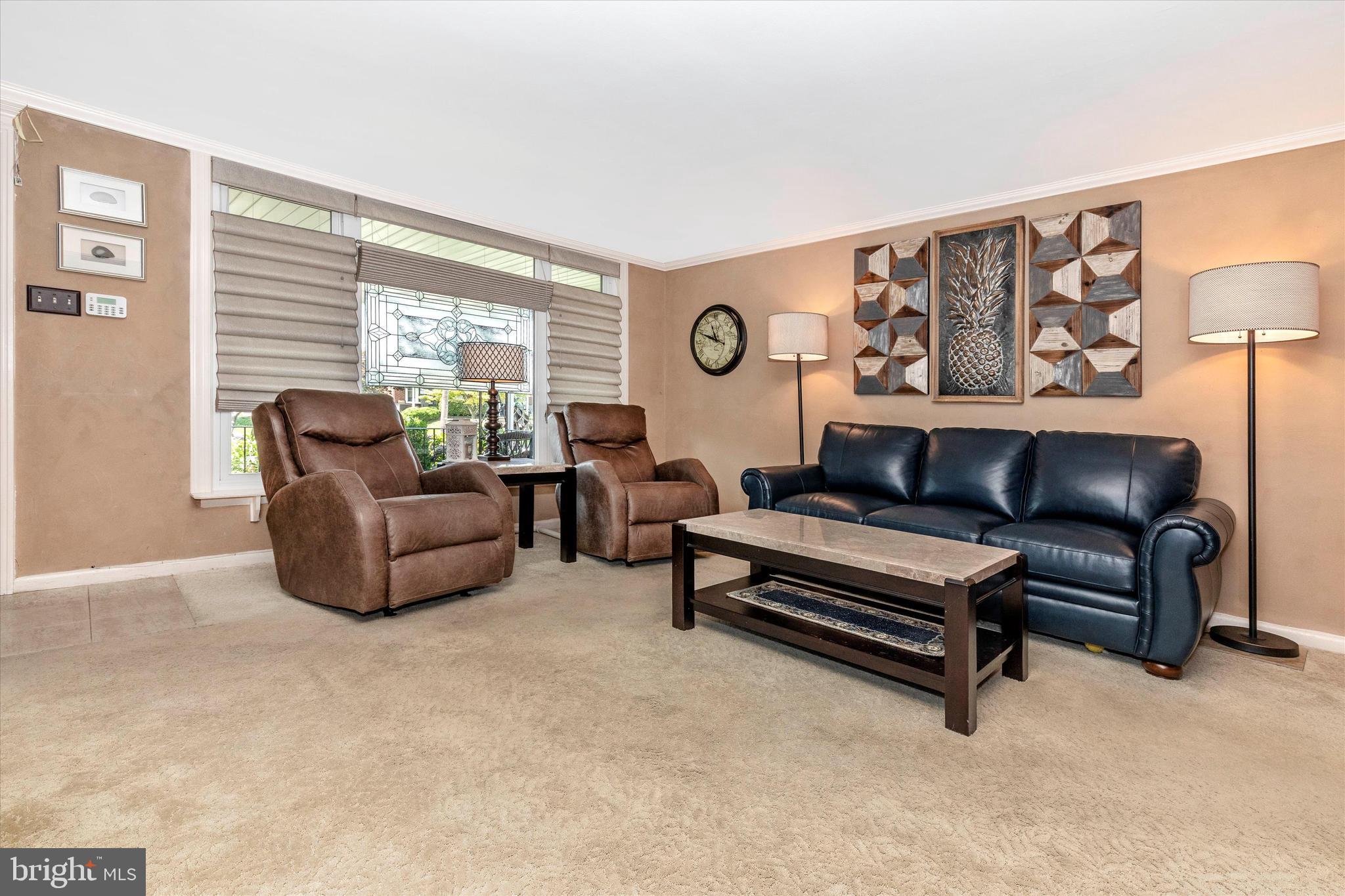 3461 Holyoke Road Philadelphia, PA 19114 - Photo 6 of 44 Large Living Room