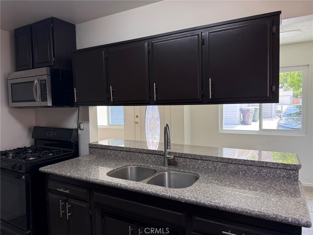 2545 Lime Street Riverside, CA 92501 - Photo 7 of 20 Gallery Image 7