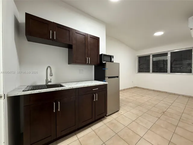 $1,400 | West Flagler, Miami, FL 33126