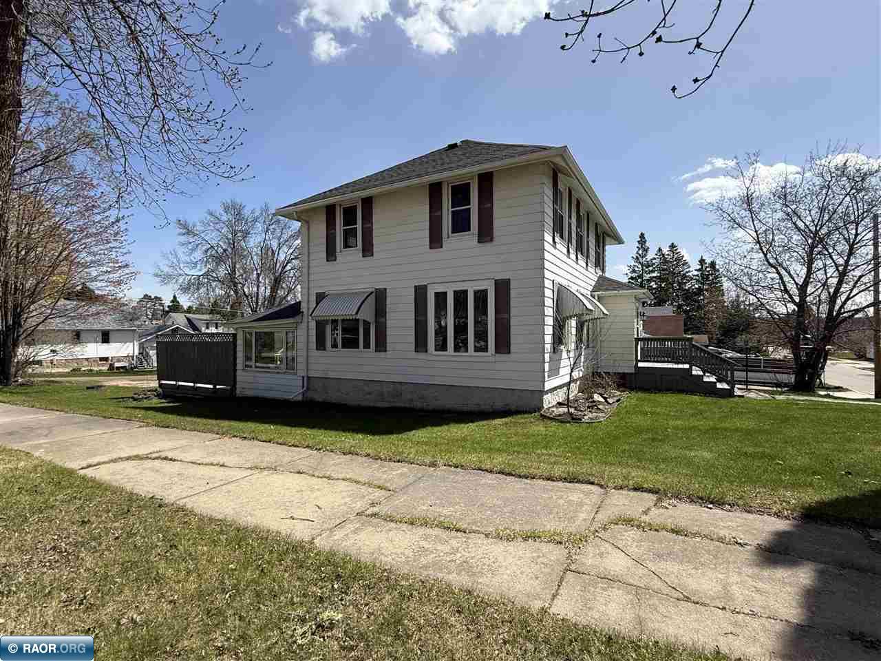 126 5th Street Northwest Chisholm, MN 55719 - Photo 3 of 39