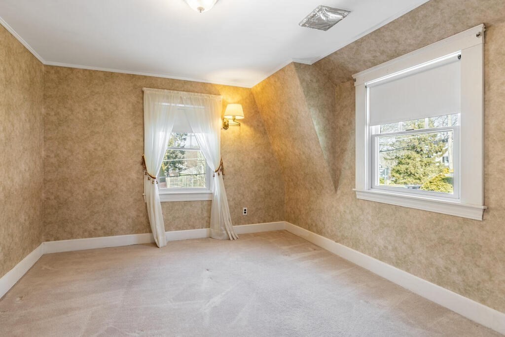 50 Warwick Road Melrose, MA 02176 - Photo 20 of 31 Gallery Image 20