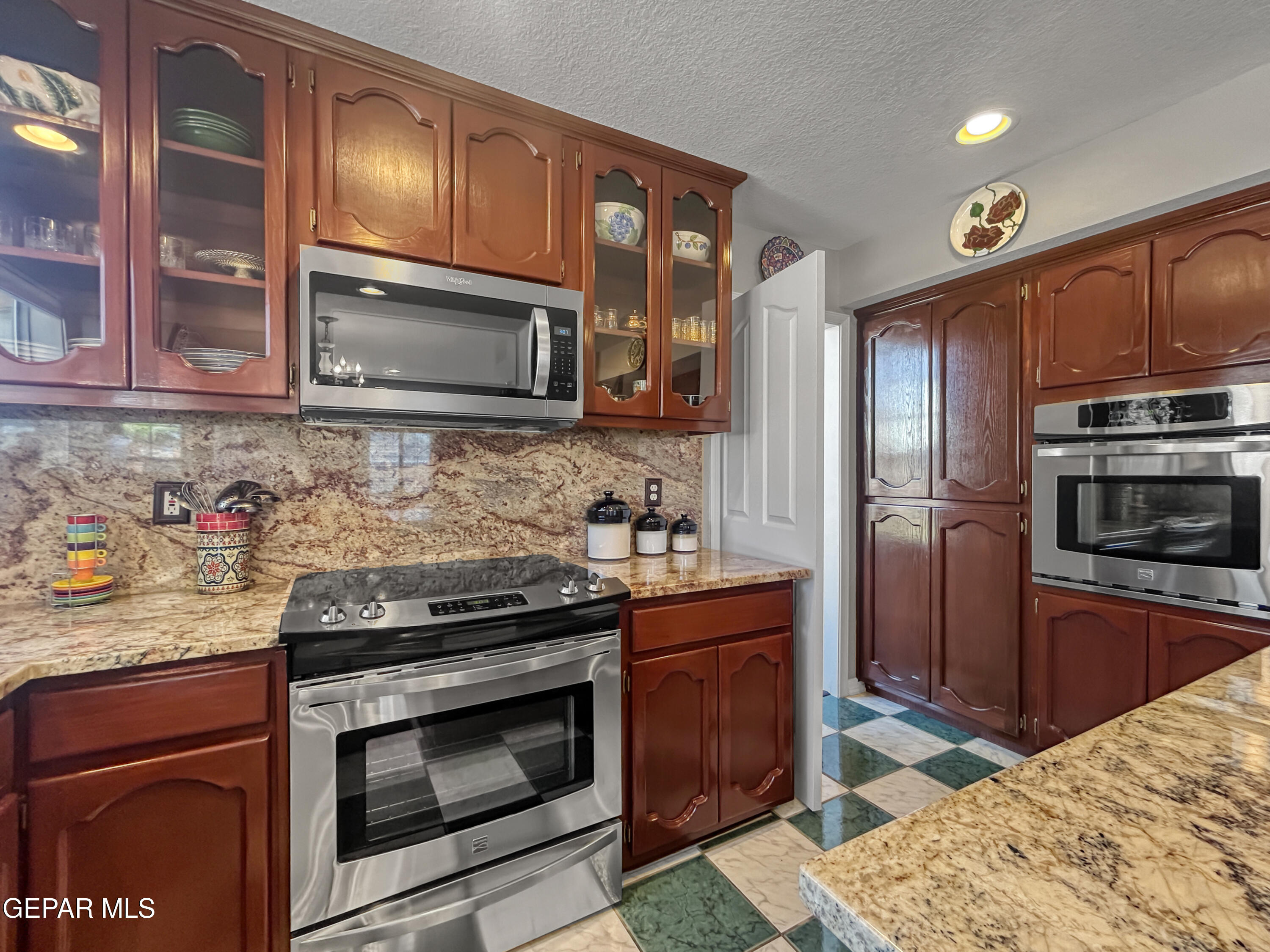 1109 Noble Ridge Way El Paso, TX 79912 - Photo 5 of 73 Kitchen