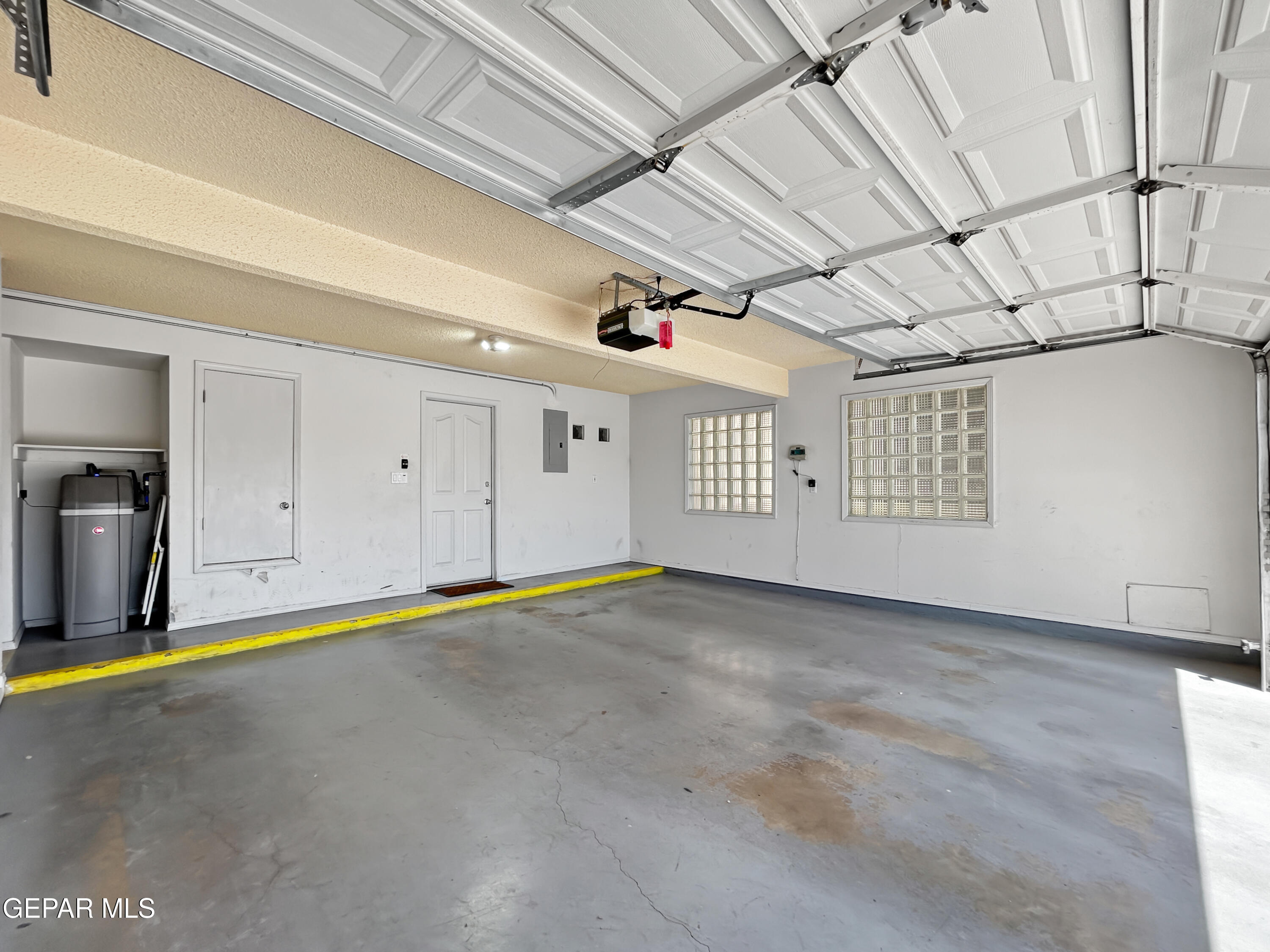 1109 Noble Ridge Way El Paso, TX 79912 - Photo 53 of 73 Double Garage