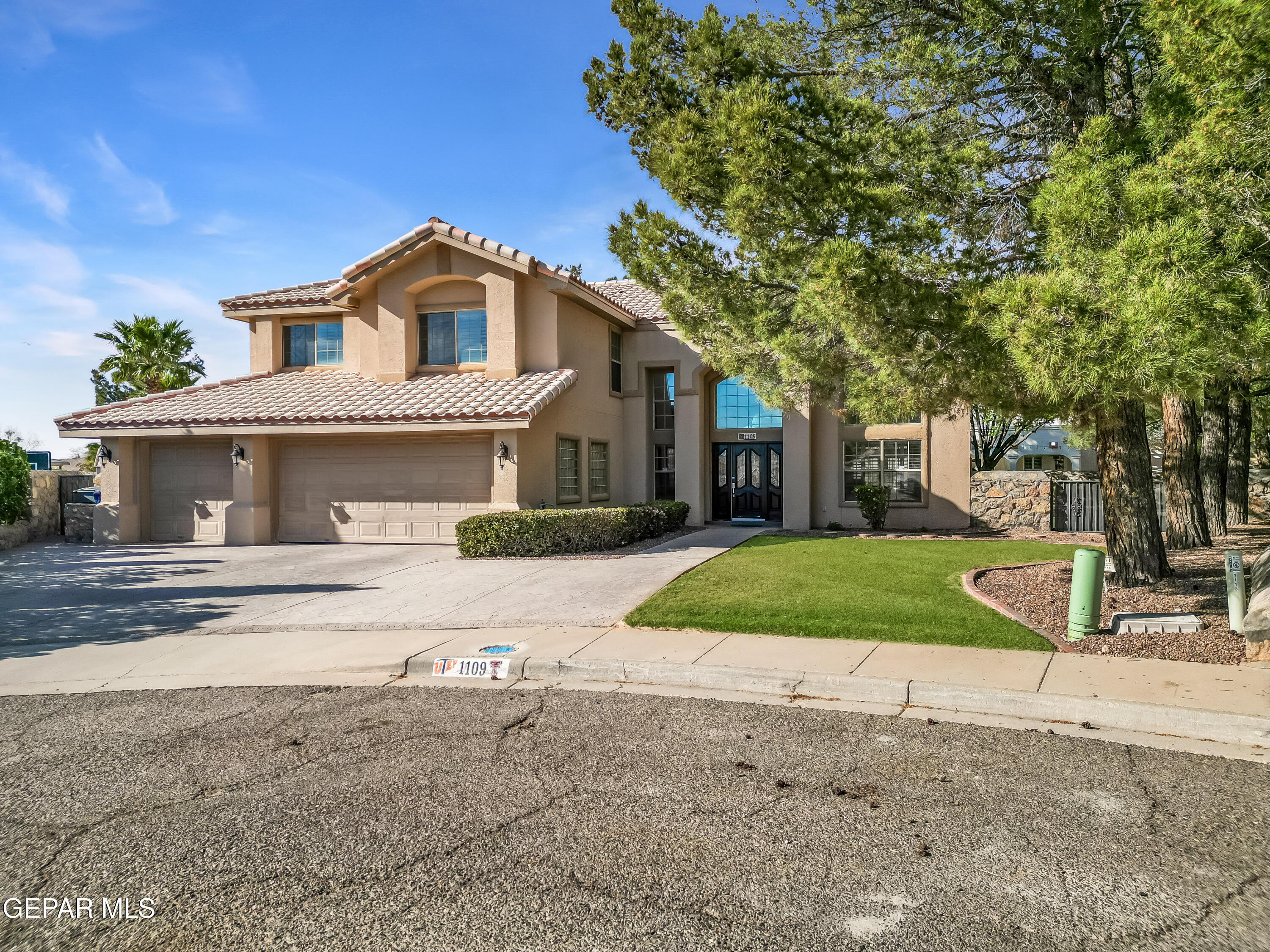 1109 Noble Ridge Way El Paso, TX 79912 - Photo 9 of 73 drone-front right