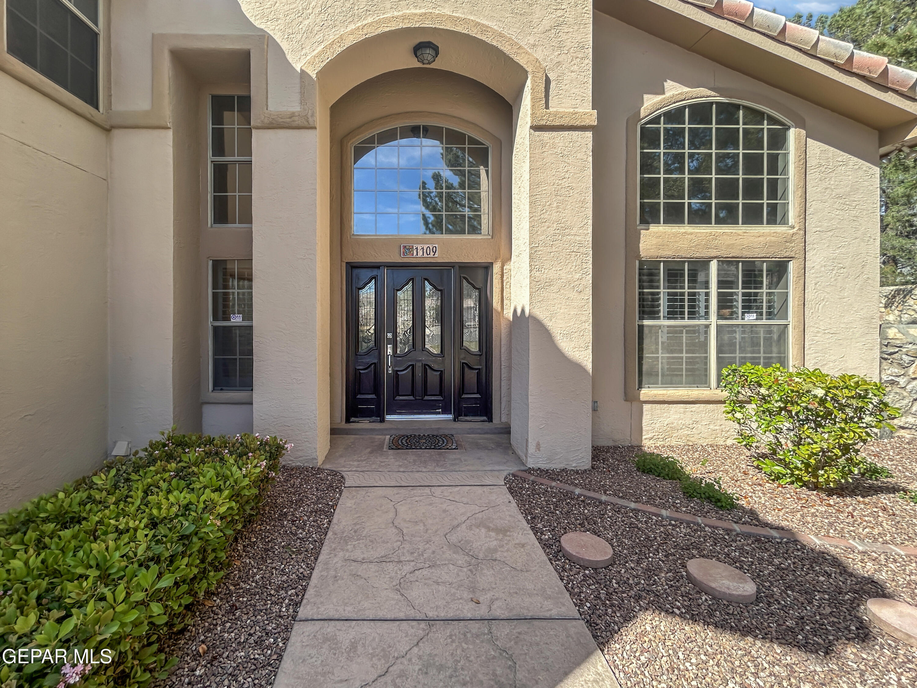 1109 Noble Ridge Way El Paso, TX 79912 - Photo 10 of 73 Front Entry