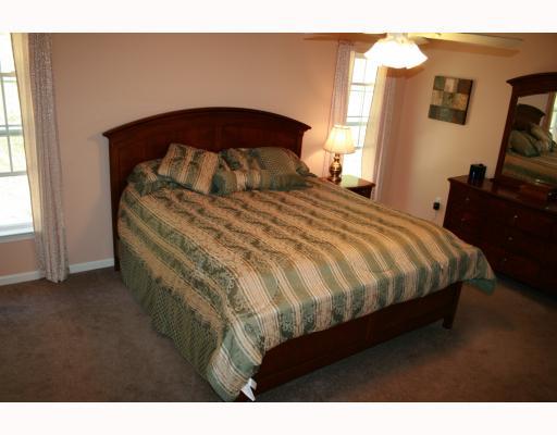 5025 Venice Road Pittsburgh, PA 15209 - Photo 11 of 18 Master Bedroom.