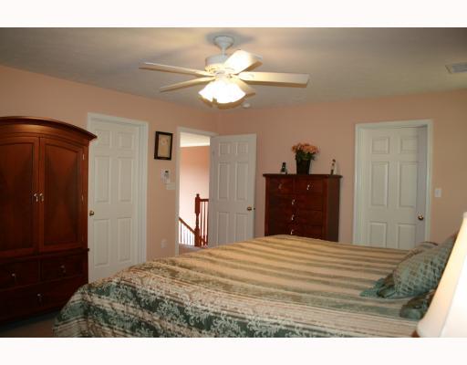 5025 Venice Road Pittsburgh, PA 15209 - Photo 12 of 18 Master Bedroom.