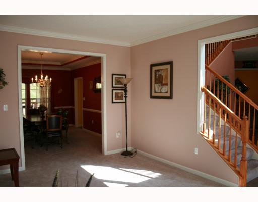 5025 Venice Road Pittsburgh, PA 15209 - Photo 3 of 18 Living Room.