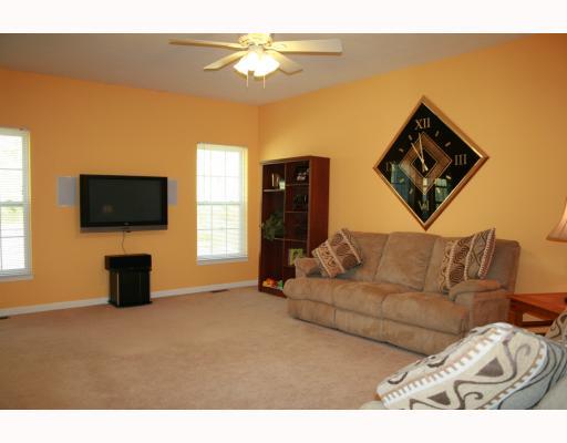 5025 Venice Road Pittsburgh, PA 15209 - Photo 7 of 18 Den/Family/Great Room.
