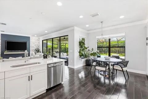 $1,295,000 | 4432 Aurora Street, Naples, FL 34119