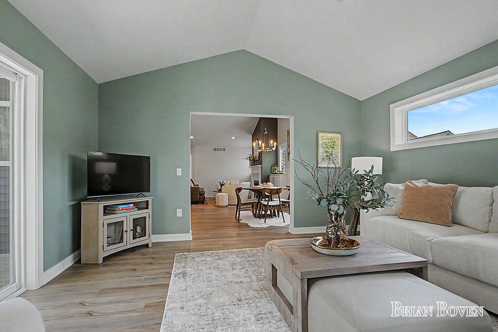 8366 Rose Ridge Drive Rockford, MI 49341 - Photo 19 of 63 2F9A0871