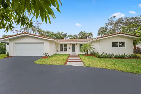 $824,999 | 700 West Camino Real, Boca Raton, FL 33486