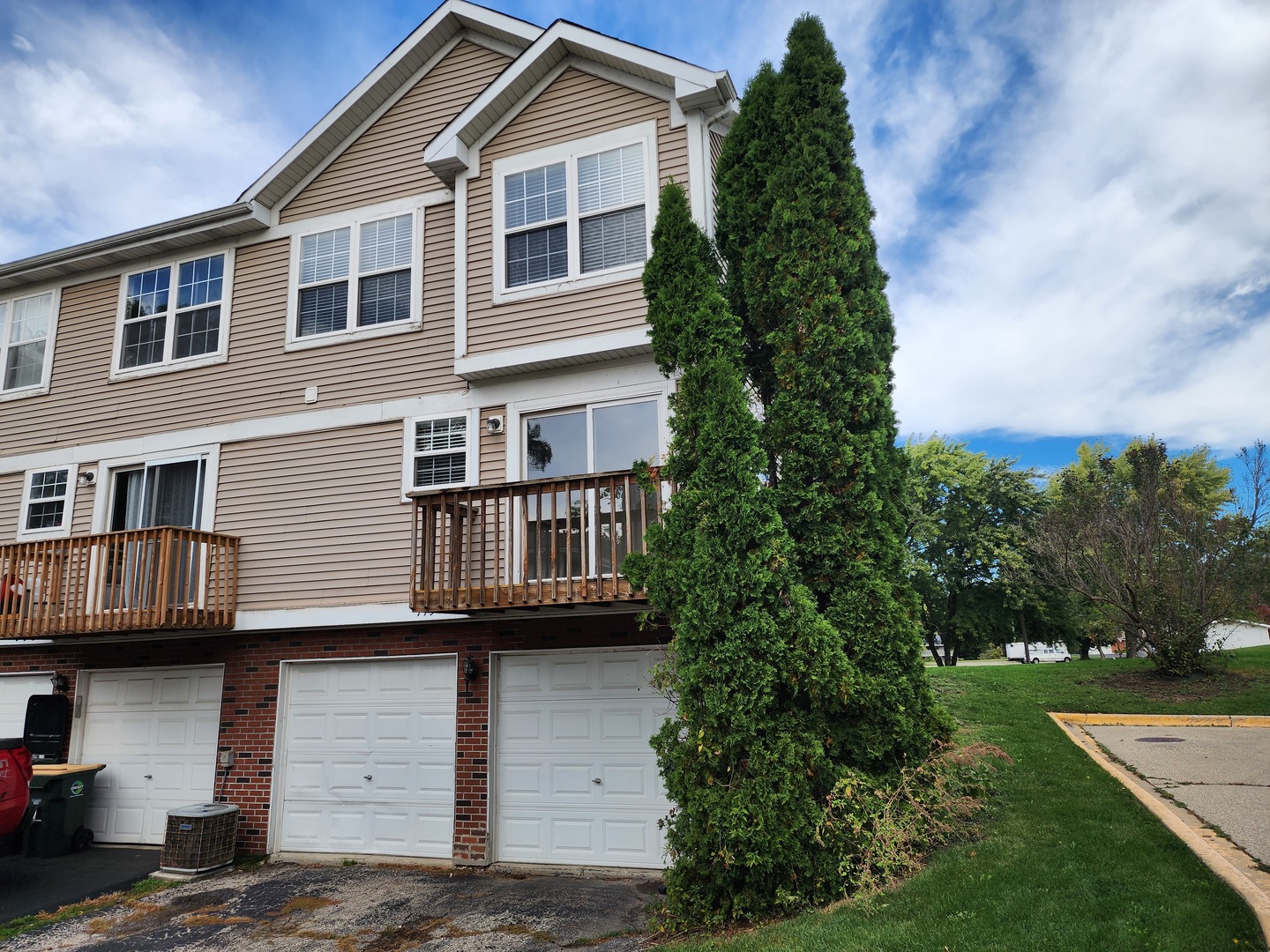 775 Highview Court Antioch, IL 60002 - Photo 2 of 16 a view of a house with a yard