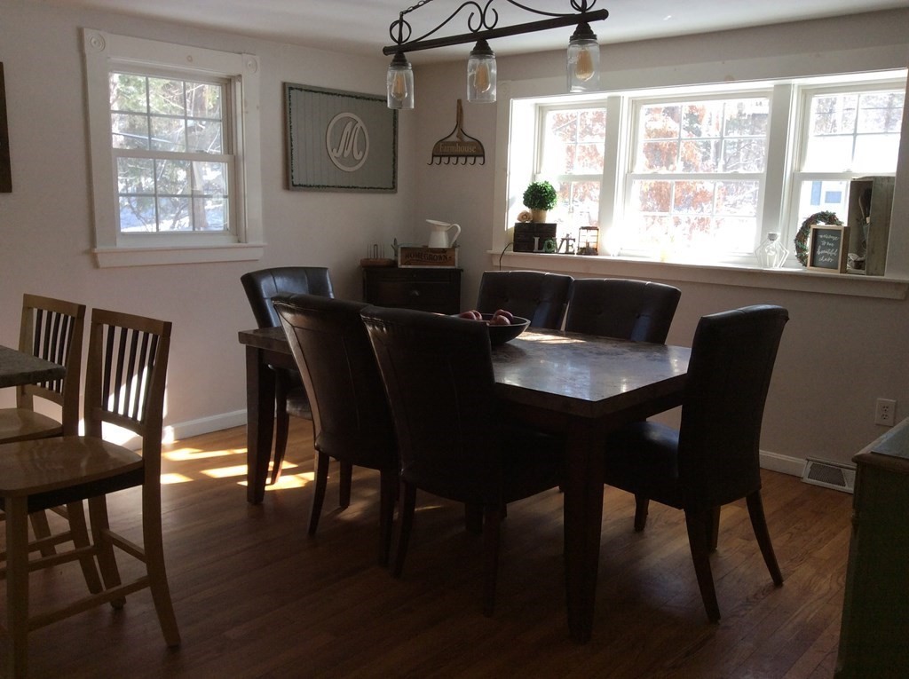 28 Buttonwood Road Halifax, MA 02338 - Photo 4 of 24 Gallery Image 4