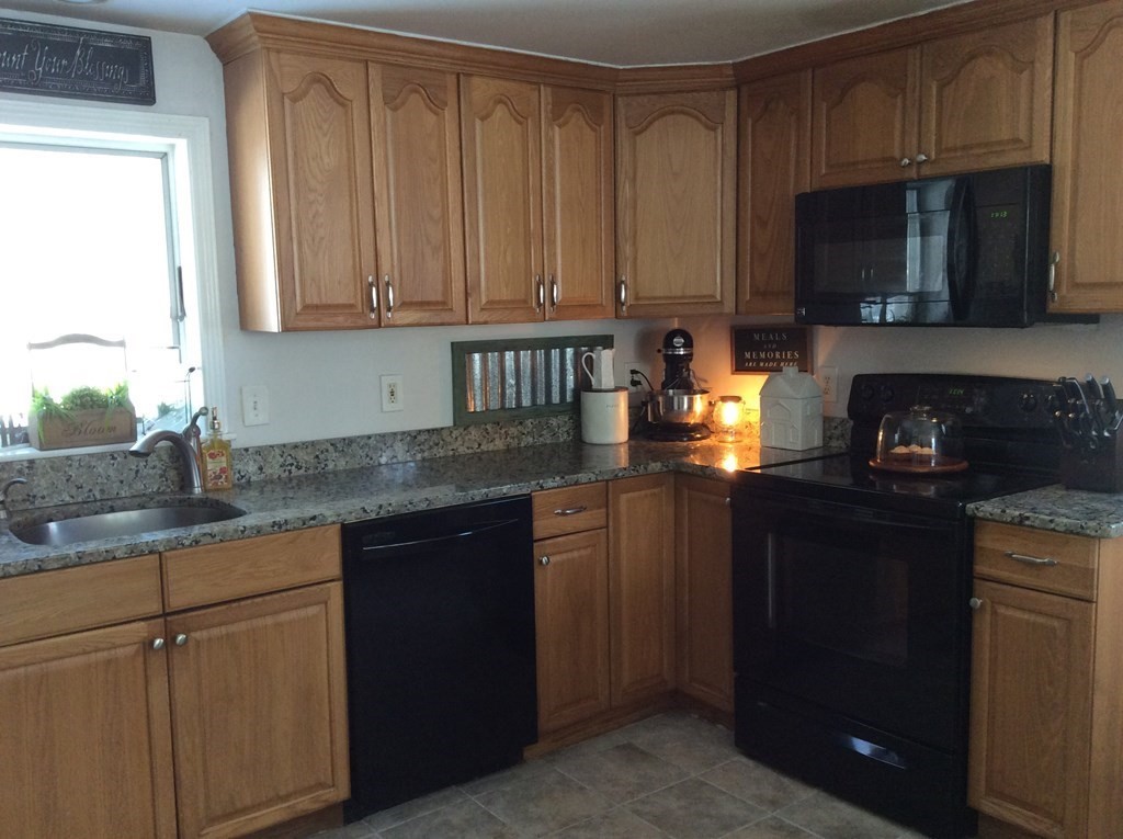 28 Buttonwood Road Halifax, MA 02338 - Photo 8 of 24 Gallery Image 8