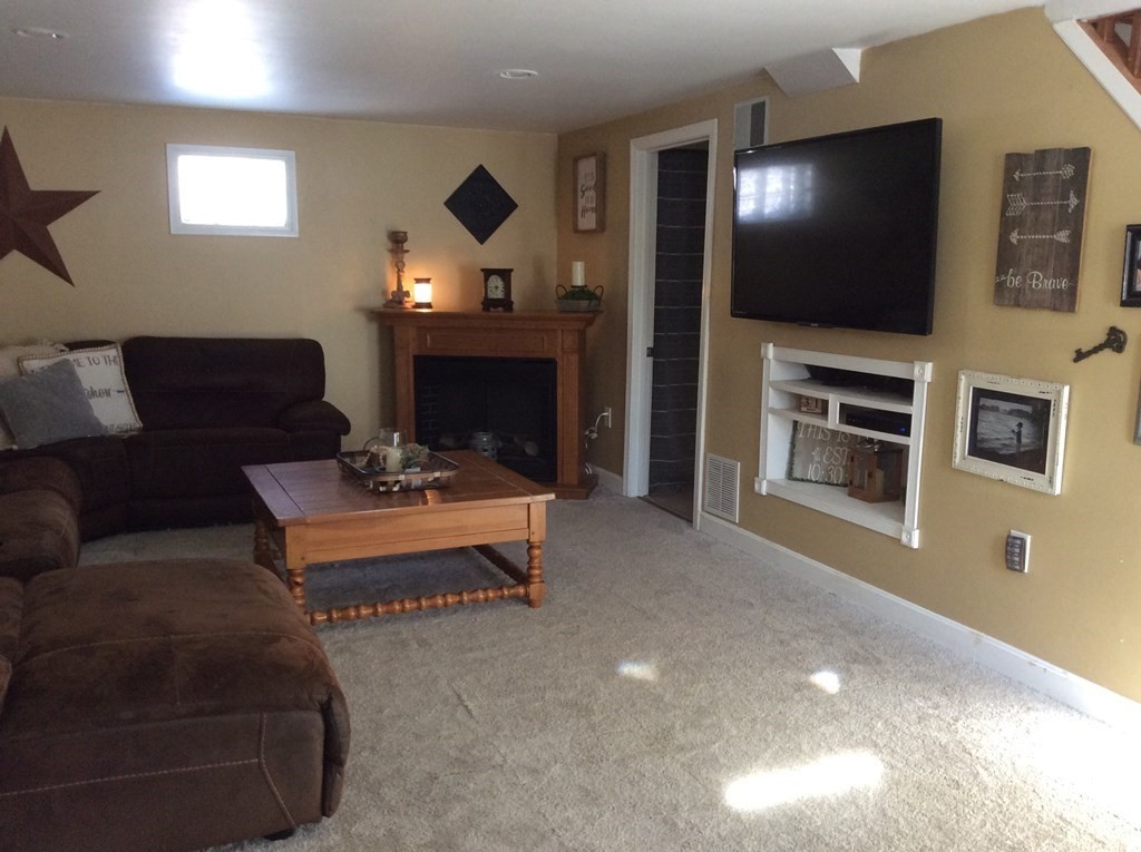 28 Buttonwood Road Halifax, MA 02338 - Photo 10 of 24 Gallery Image 10