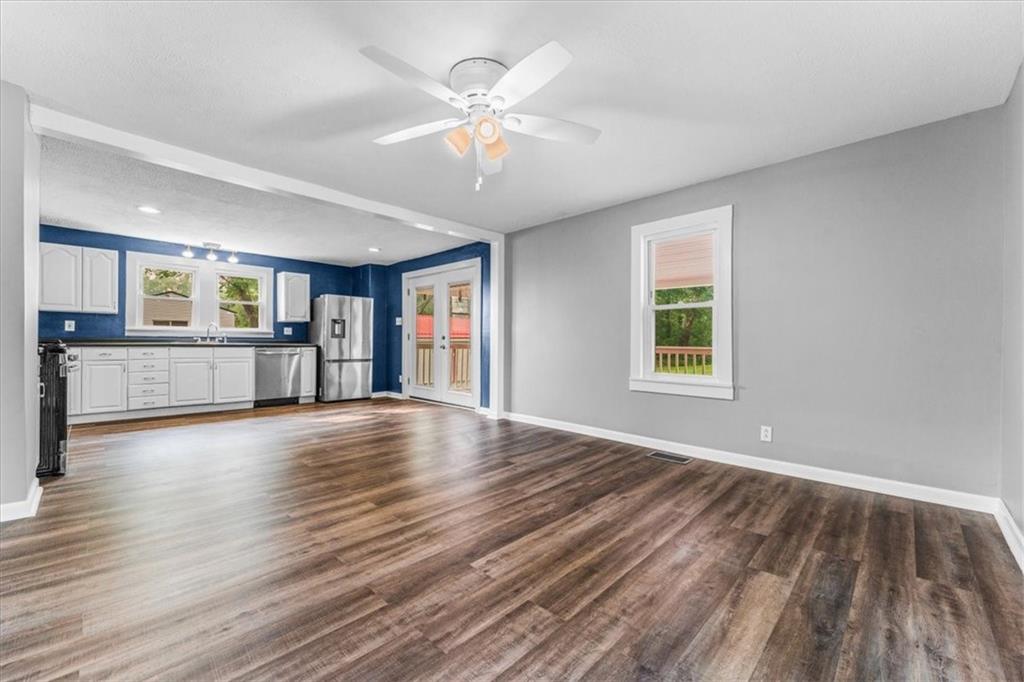 7 Hewitt Road West Middlesex, PA 16159 - Photo 12 of 31 Dining area