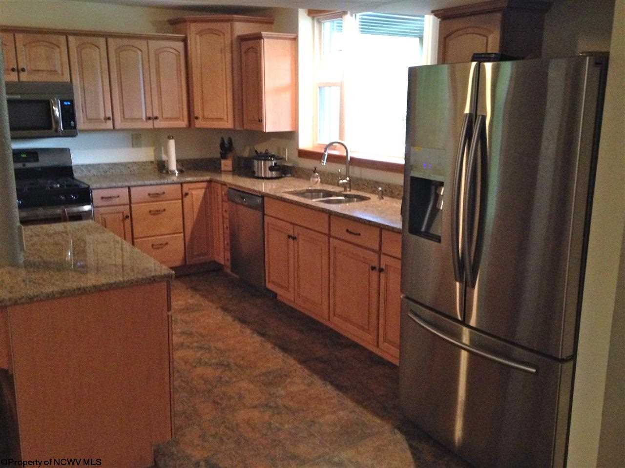 800 Maple Lake Road Bridgeport, WV 26330 - Photo 4 of 12 Gallery Image 4