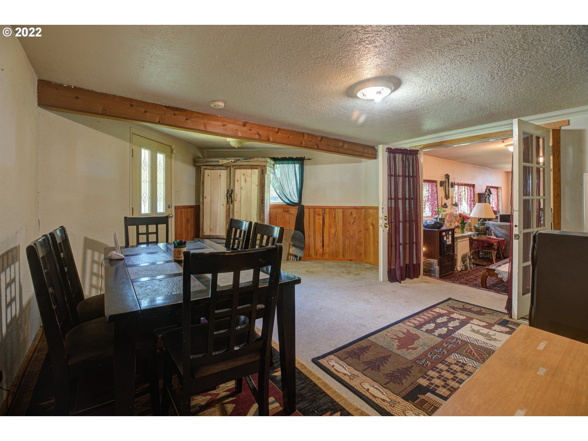 29223 South Hult Road Colton, OR 97017 - Photo 19 of 30 a view of a dining room with furniture