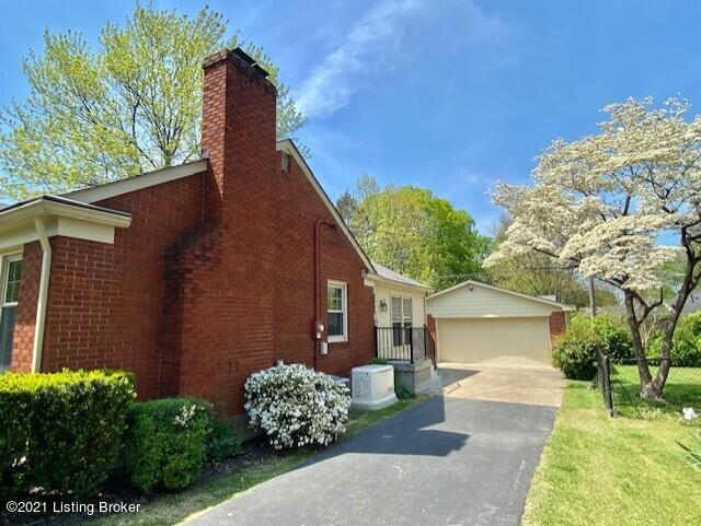 4309 Alicent Road Louisville, KY 40207 - Photo 28 of 34 Side view, toward garage