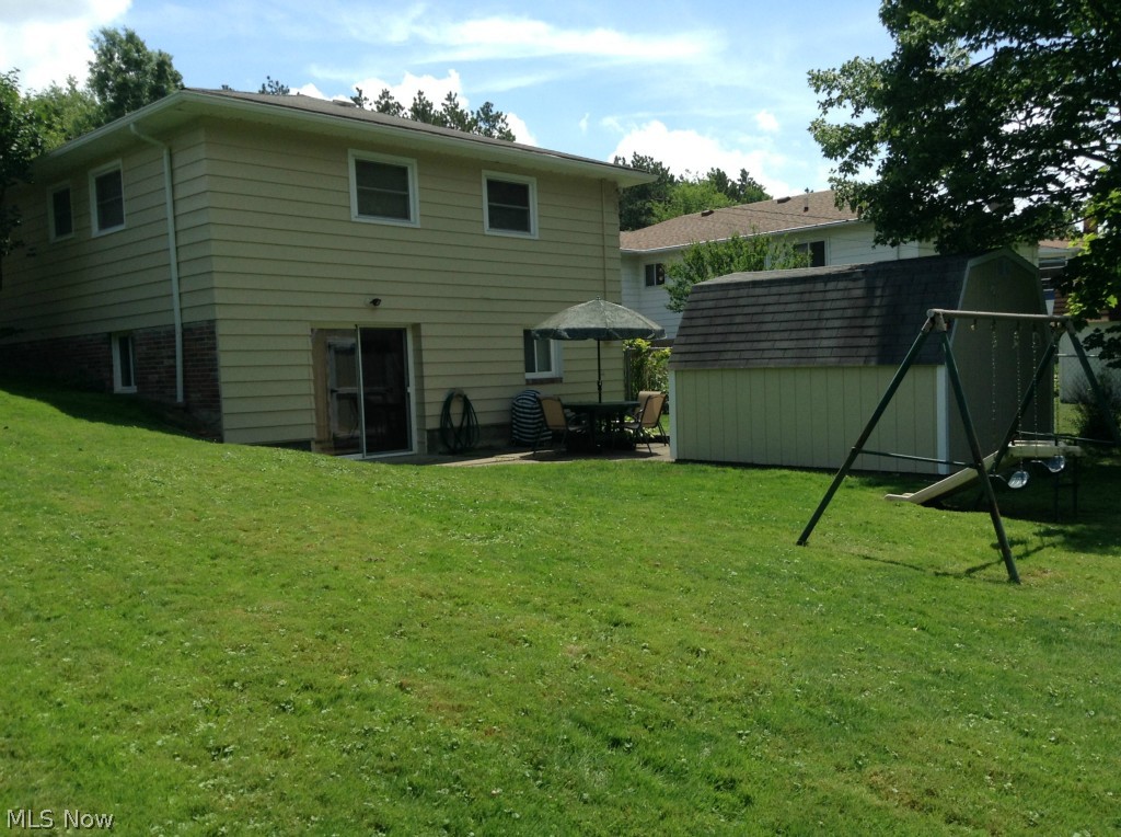 611 Button Road Bedford, OH 44146 - Photo 4 of 18 Gallery Image 4