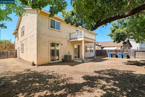a view of a room with an empty space