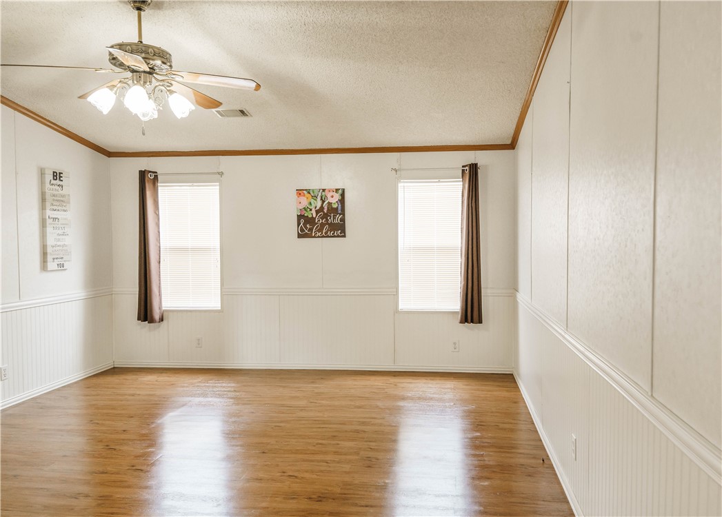 207 Dunbar Street Refugio, TX 78377 - Photo 5 of 39 Nice size living space with options for furniture