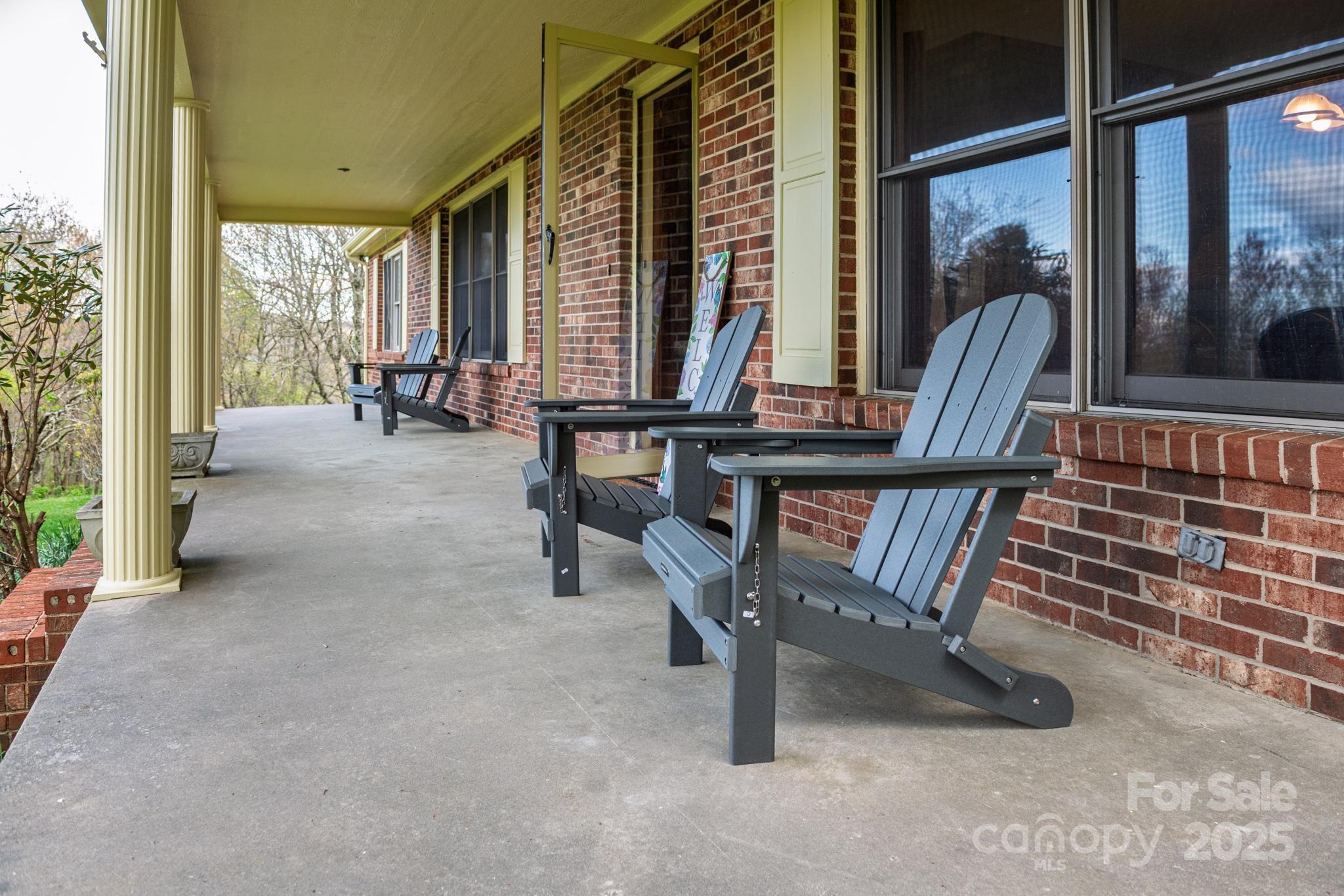 184 Buff Ridge Road Boone, NC 28607 - Photo 34 of 42 a living room with furniture and a window