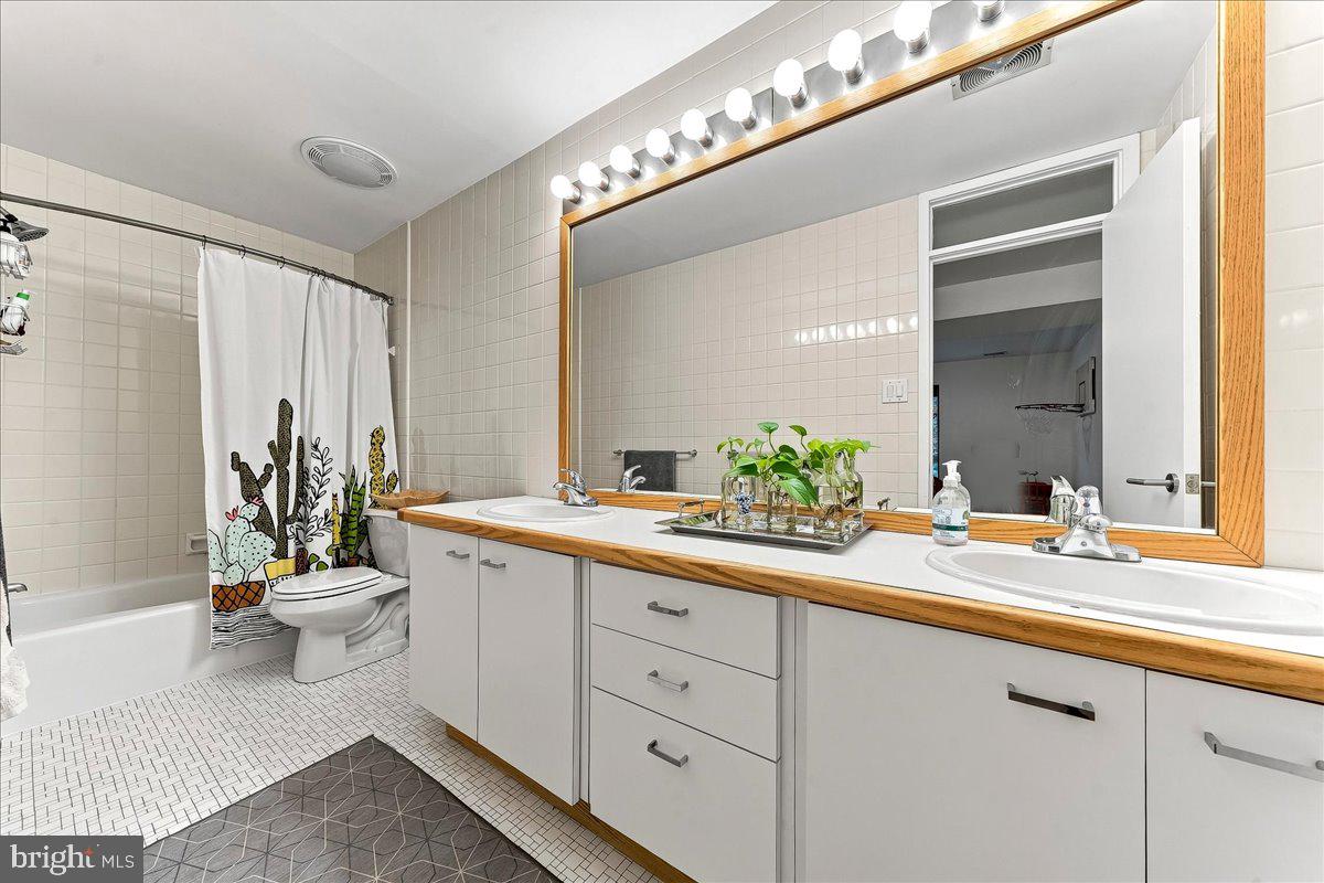 564 Pugh Road Wayne, PA 19087 - Photo 29 of 46 2nd Bathroom