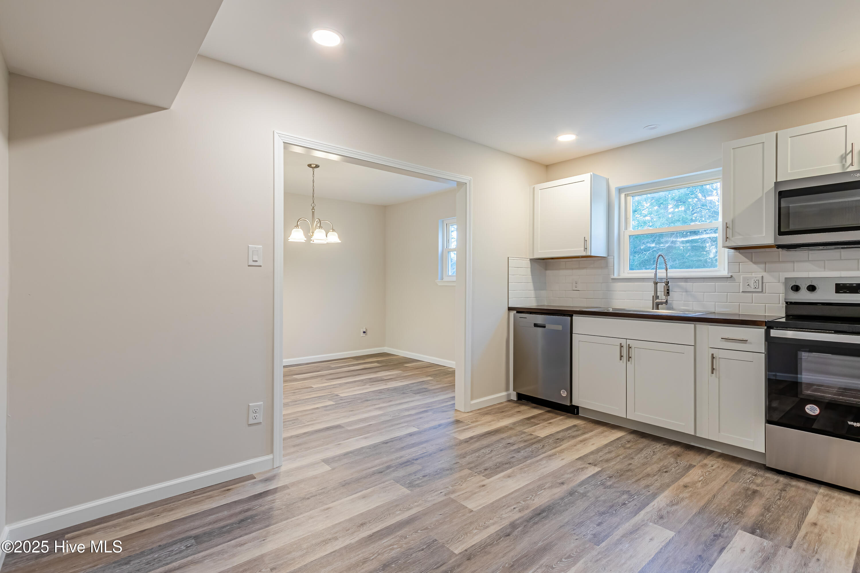 138 Balsam Road Jacksonville, NC 28546 - Photo 11 of 62 Kitchen
