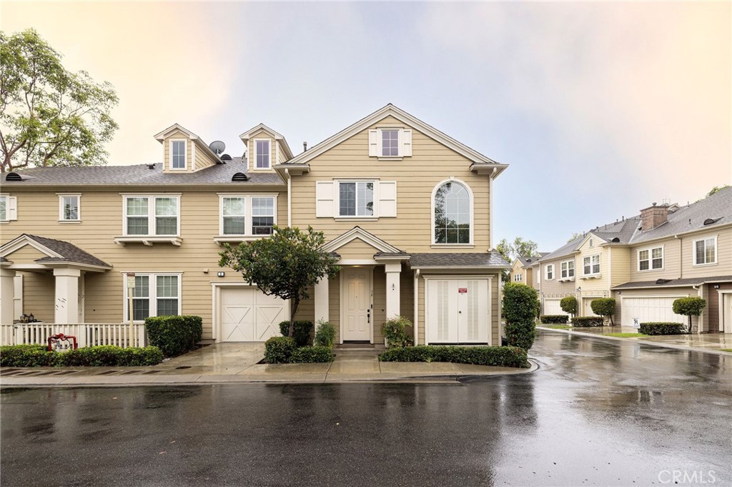 34 Bayley Street Ladera Ranch, CA 92694 - Photo 2 of 24 a front view of a house with a yard