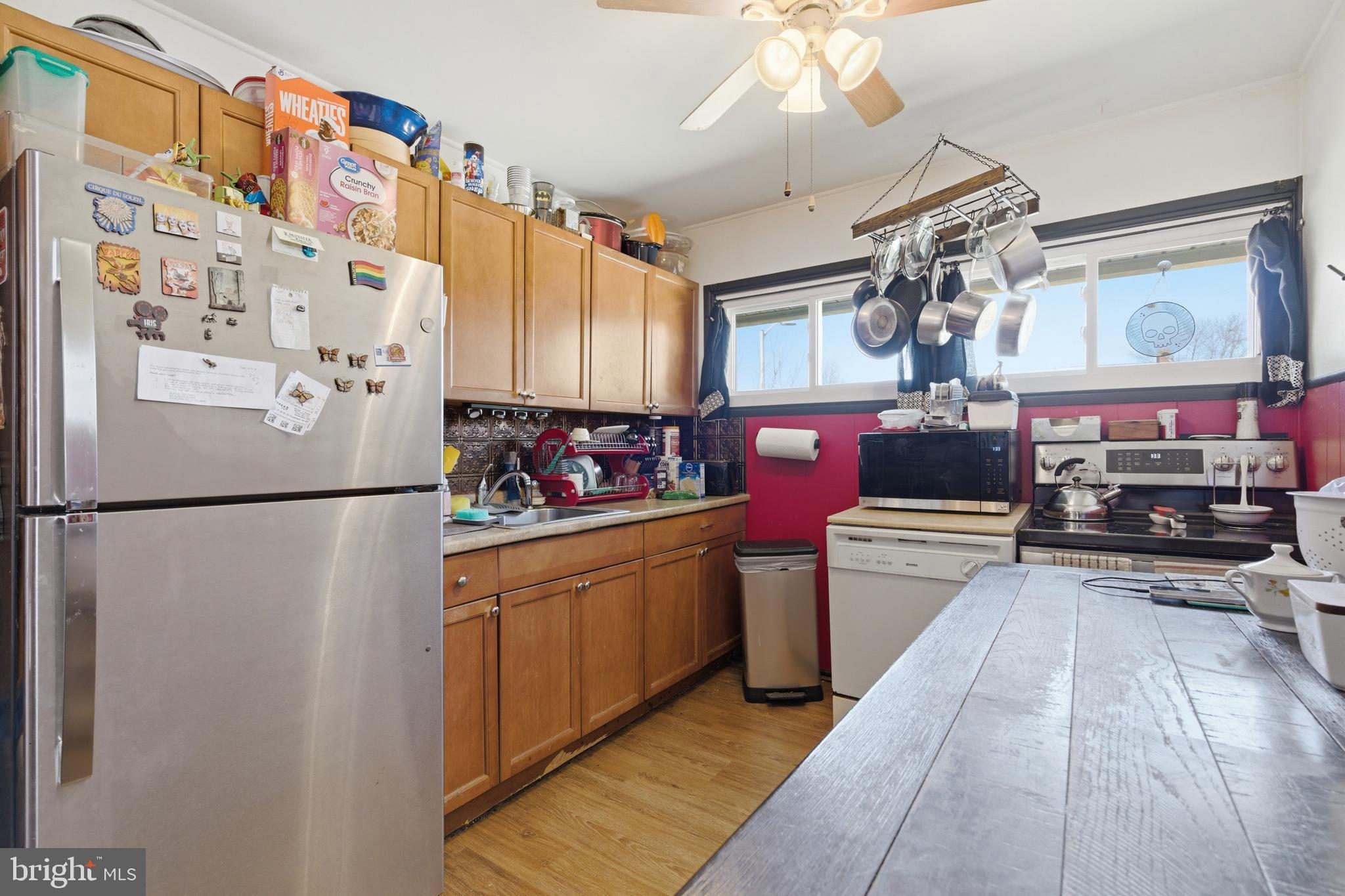 8 Inlet Road Levittown, PA 19057 - Photo 5 of 32 Gallery Image 5