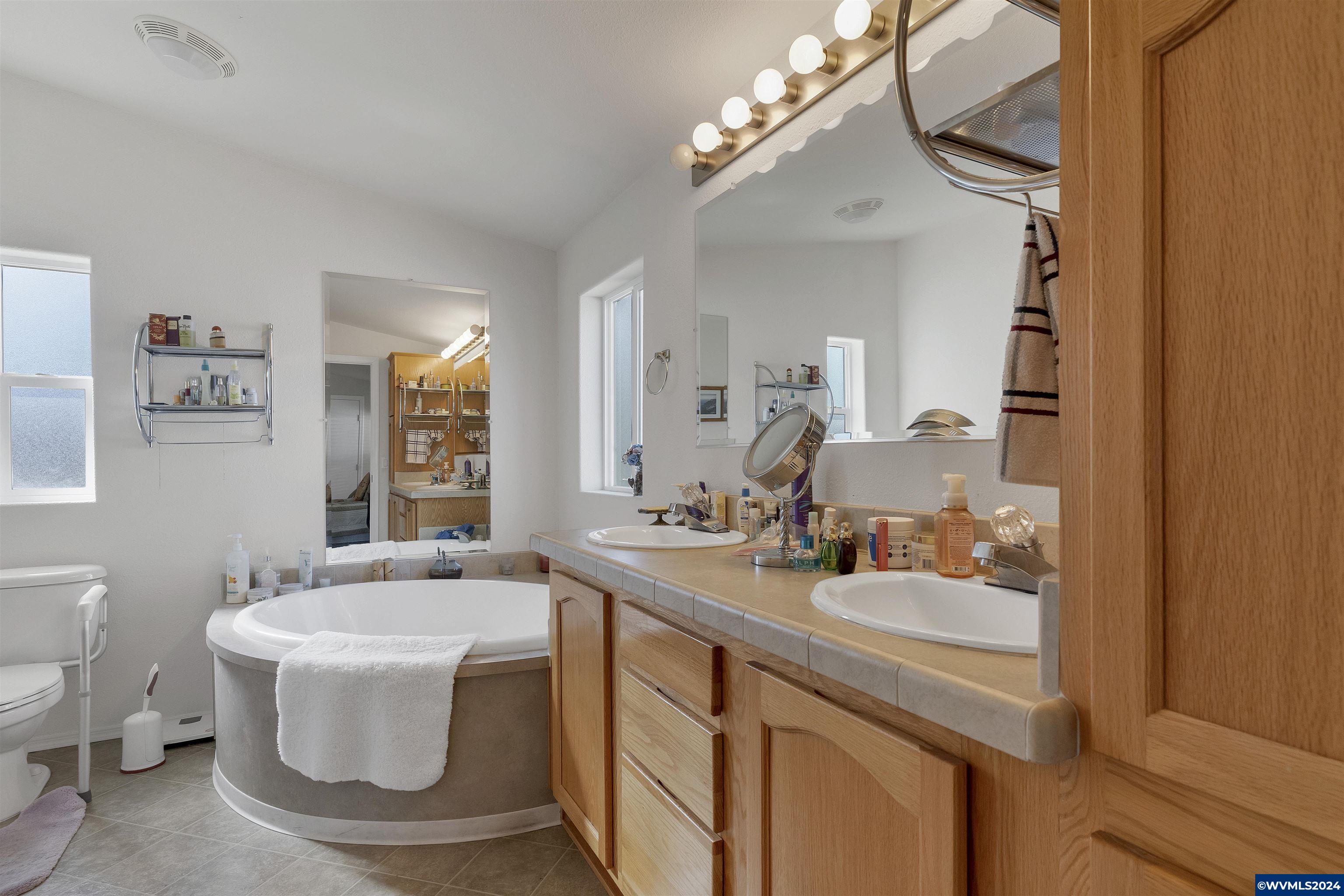1630 Wallace Road Northwest, Unit 46 Salem, OR 97304 - Photo 15 of 24 Gallery Image 15