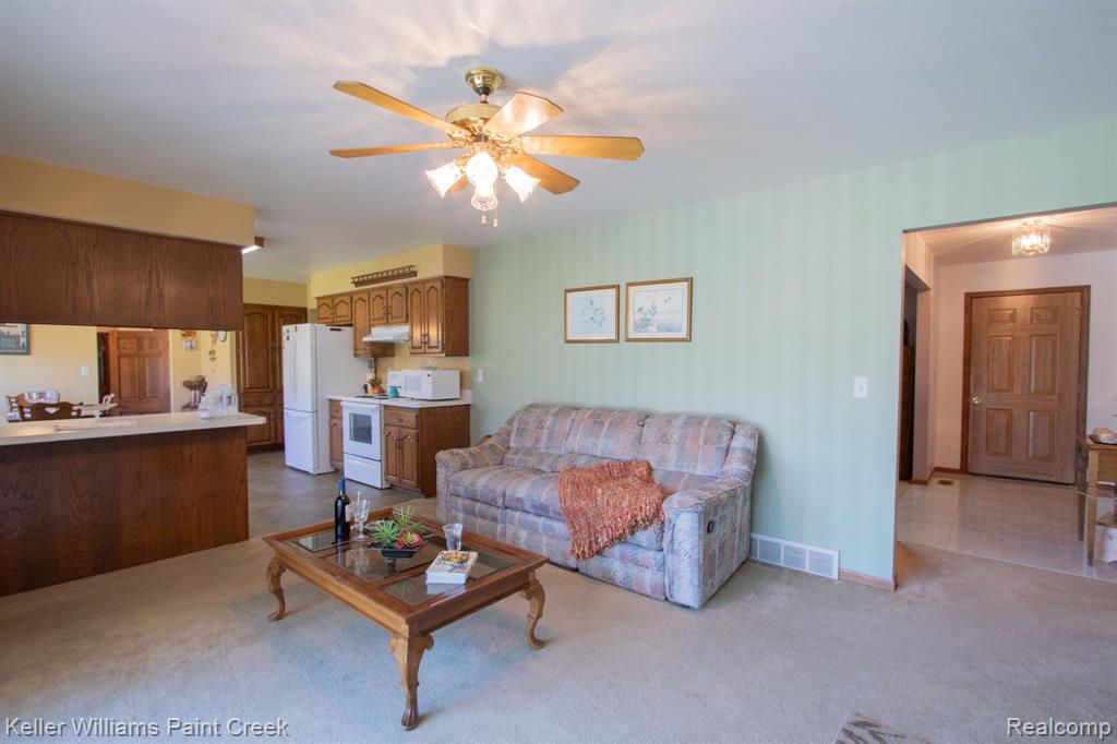21795 McPhall Road Armada, MI 48005 - Photo 7 of 44
