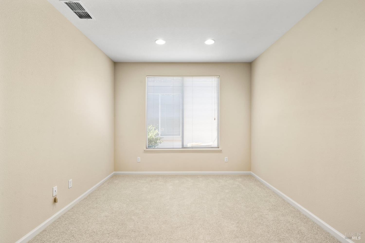 331 Crystal Downs Drive Rio Vista, CA 94571 - Photo 21 of 68 dining room/den
