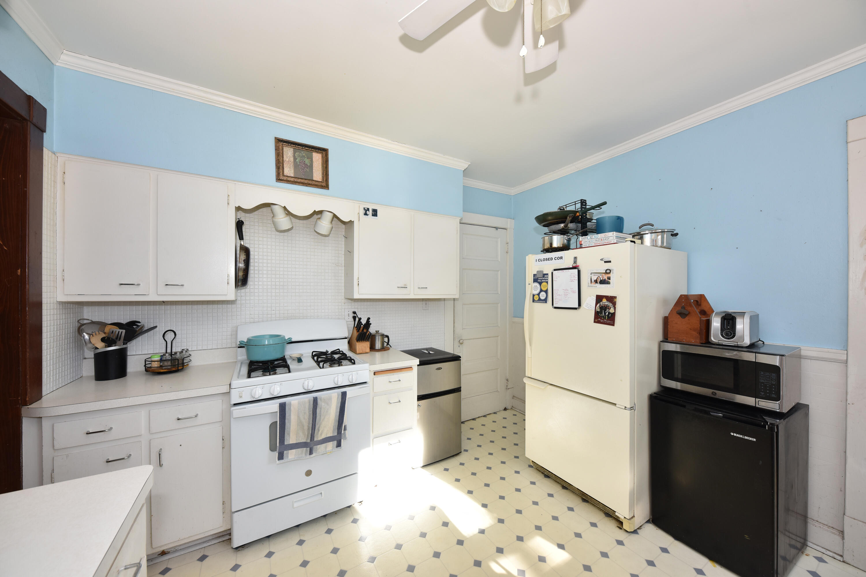2744 North Stowell Avenue, Unit 2746 Milwaukee, WI 53211 - Photo 22 of 41 Kitchen