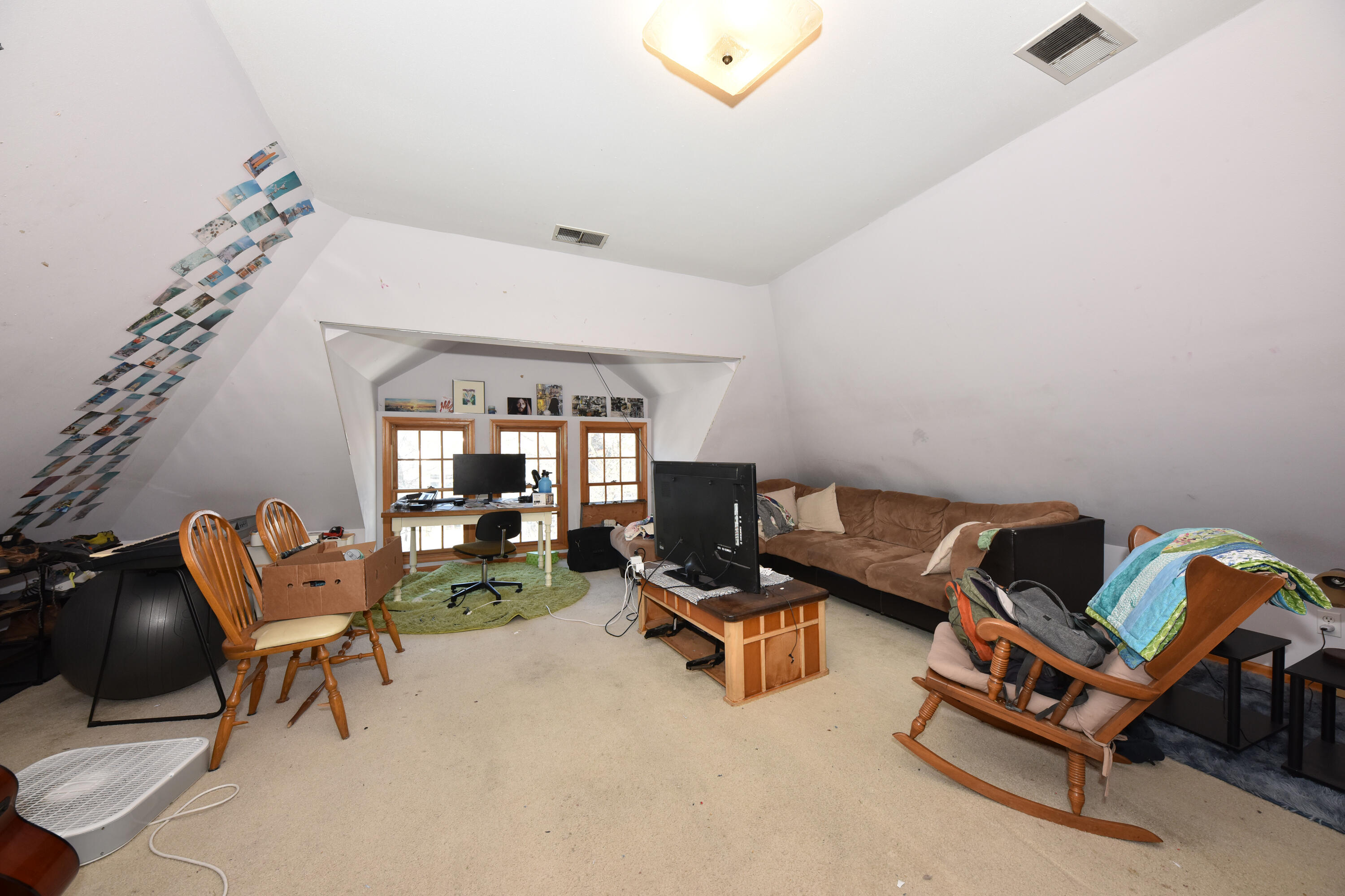 2744 North Stowell Avenue, Unit 2746 Milwaukee, WI 53211 - Photo 33 of 41 3rd floor bedroom