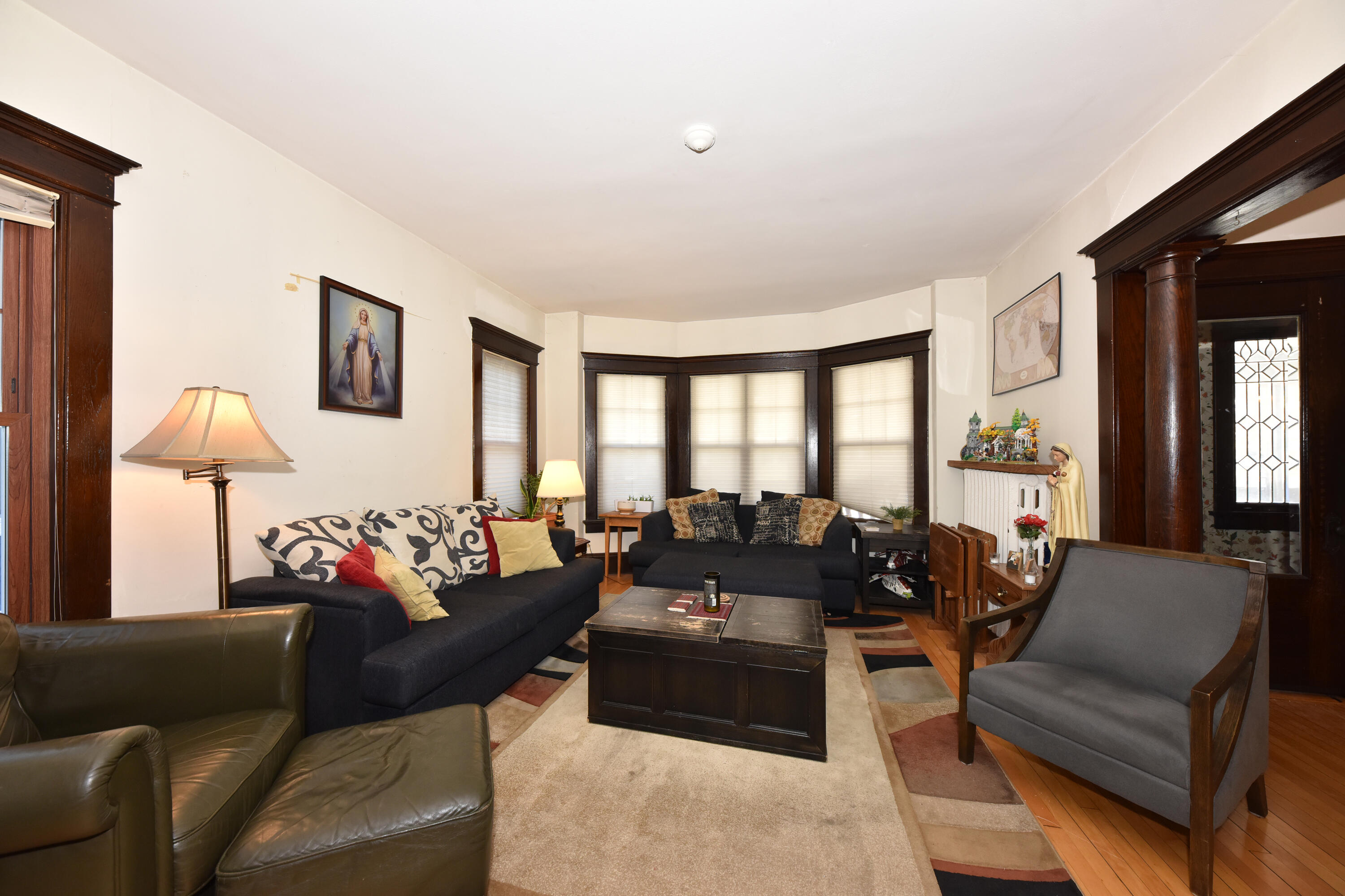 2744 North Stowell Avenue, Unit 2746 Milwaukee, WI 53211 - Photo 4 of 41 Living room