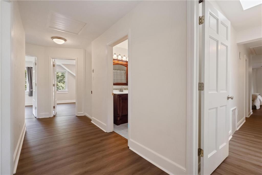 9550 Harding Road Pittsburgh, PA 15237 - Photo 29 of 44 a view of an empty room with wooden floor