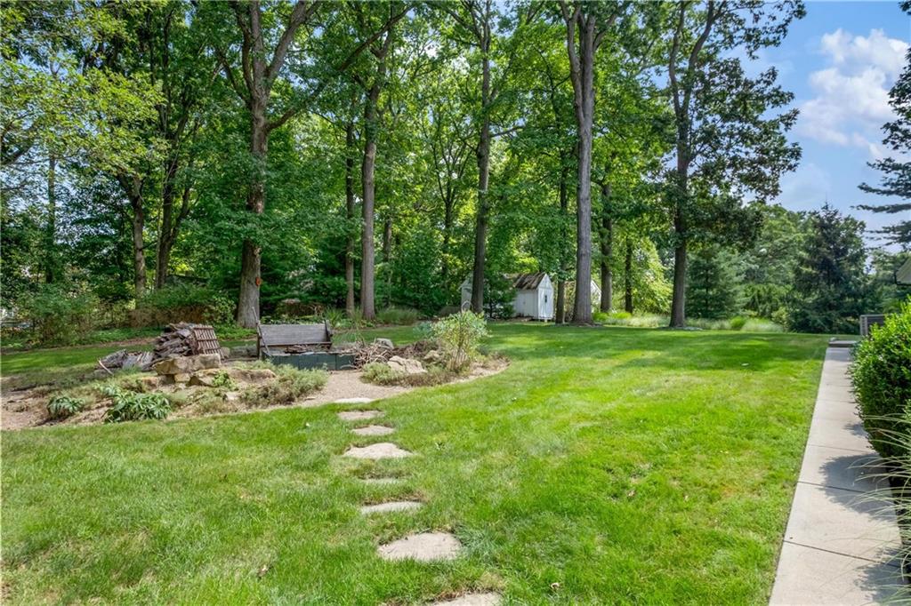 9550 Harding Road Pittsburgh, PA 15237 - Photo 38 of 44 a view of backyard with green space