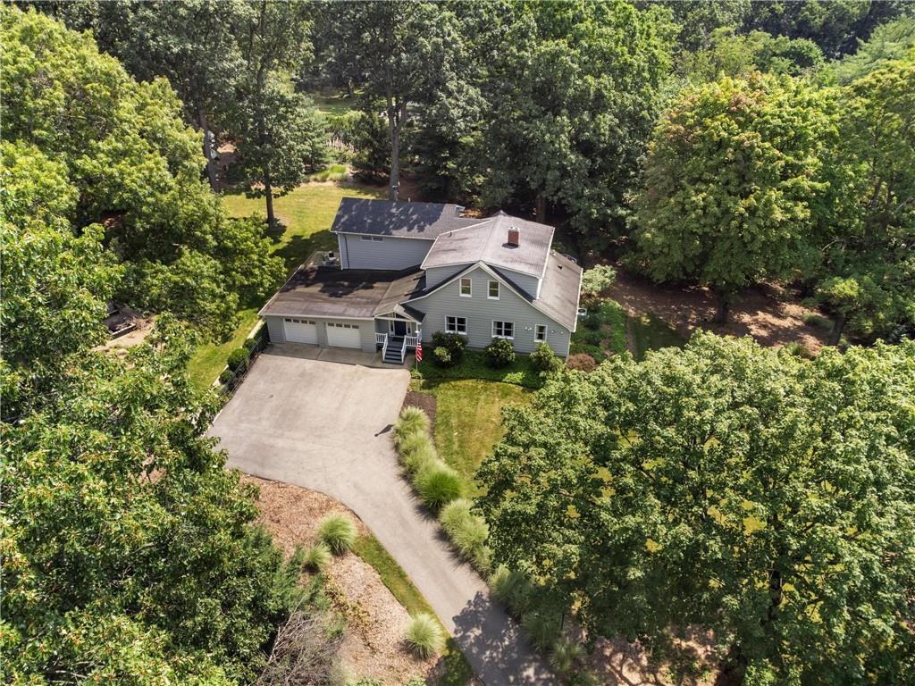 9550 Harding Road Pittsburgh, PA 15237 - Photo 42 of 44 an aerial view of a house with a yard