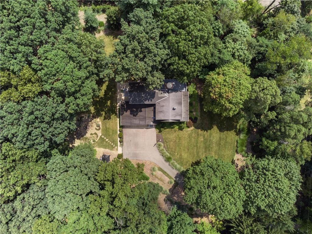 9550 Harding Road Pittsburgh, PA 15237 - Photo 43 of 44 an aerial view of a house with a yard