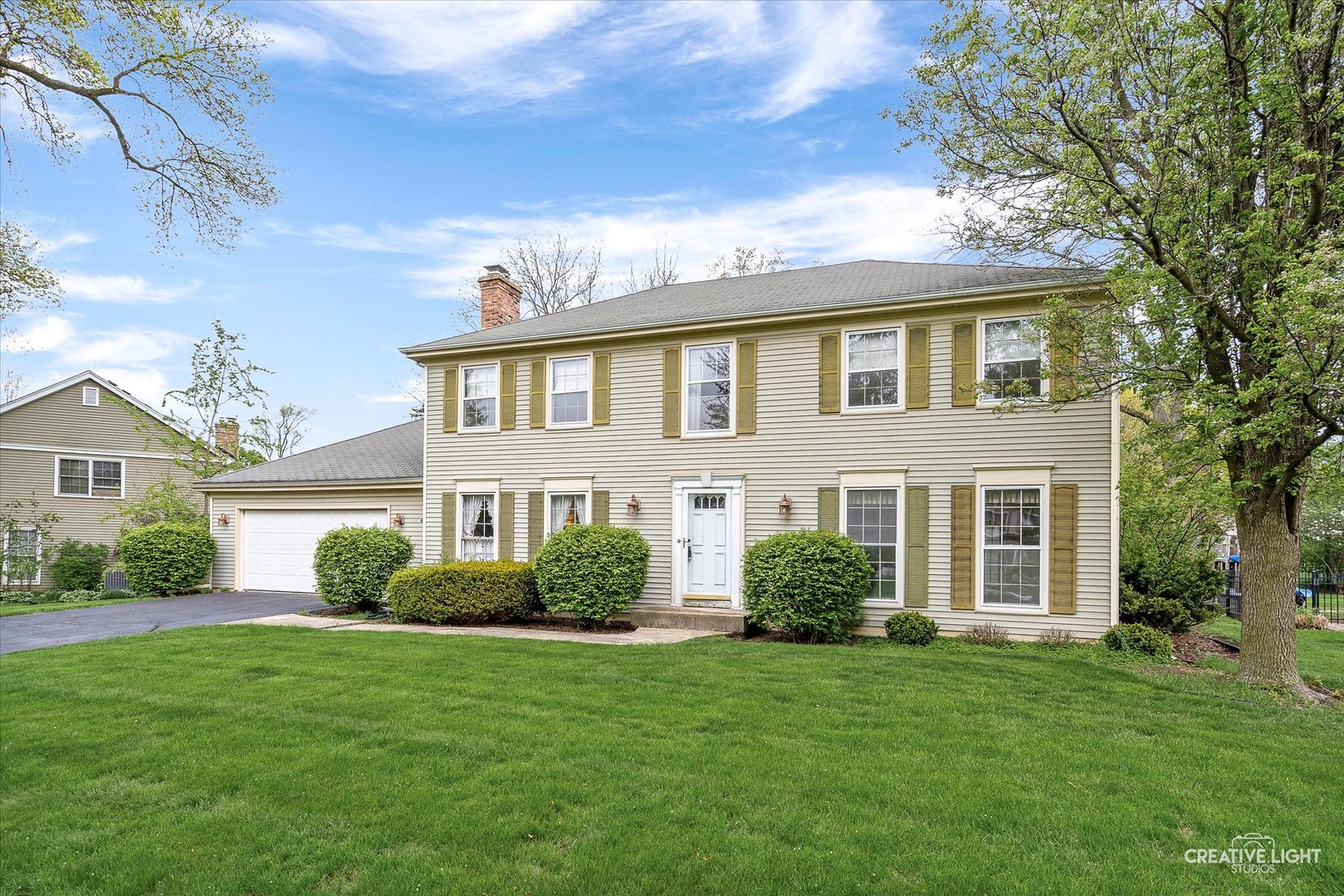 466 Carrol Gate Road Wheaton, IL 60189 - Photo 1 of 27 Gallery Image 1