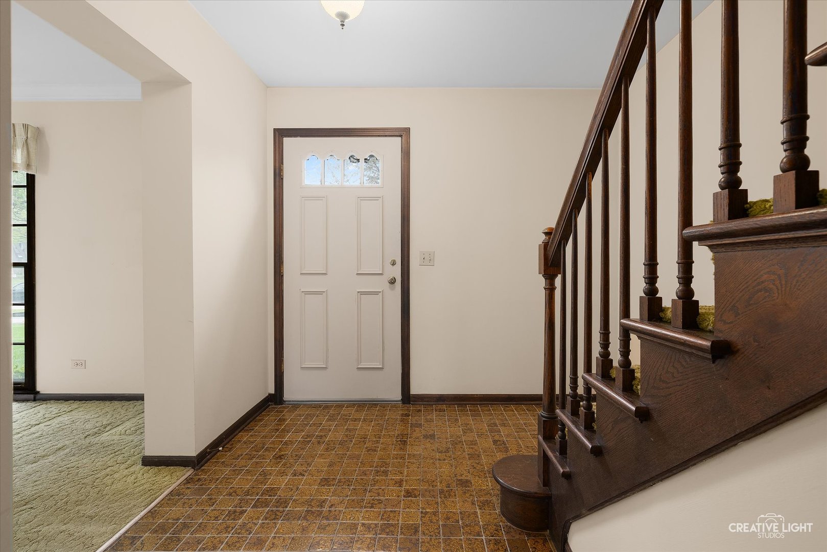 466 Carrol Gate Road Wheaton, IL 60189 - Photo 3 of 27 Gallery Image 3