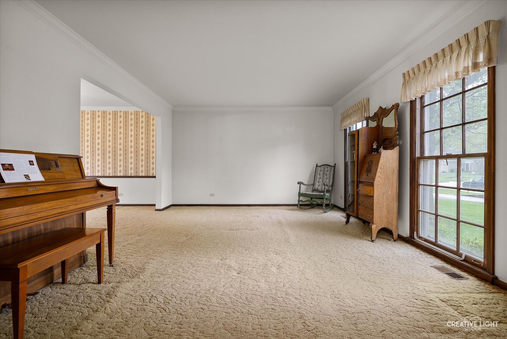 466 Carrol Gate Road Wheaton, IL 60189 - Photo 4 of 27 Gallery Image 4