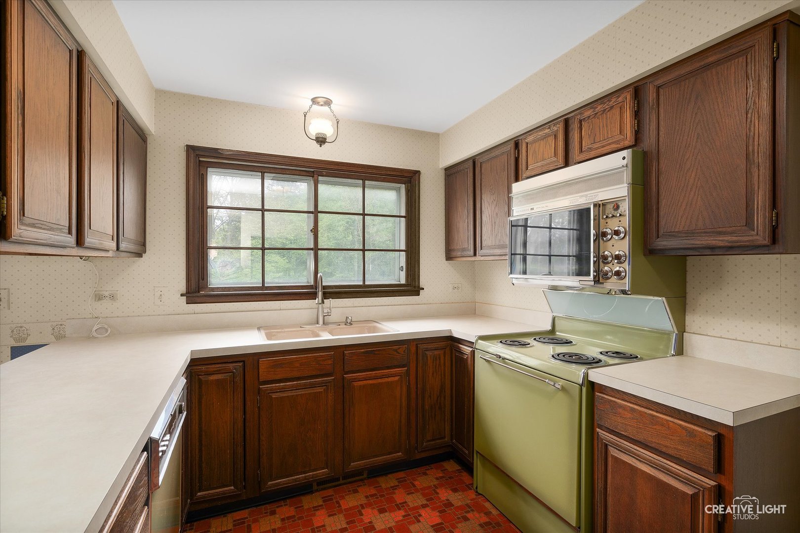 466 Carrol Gate Road Wheaton, IL 60189 - Photo 8 of 27 Gallery Image 8