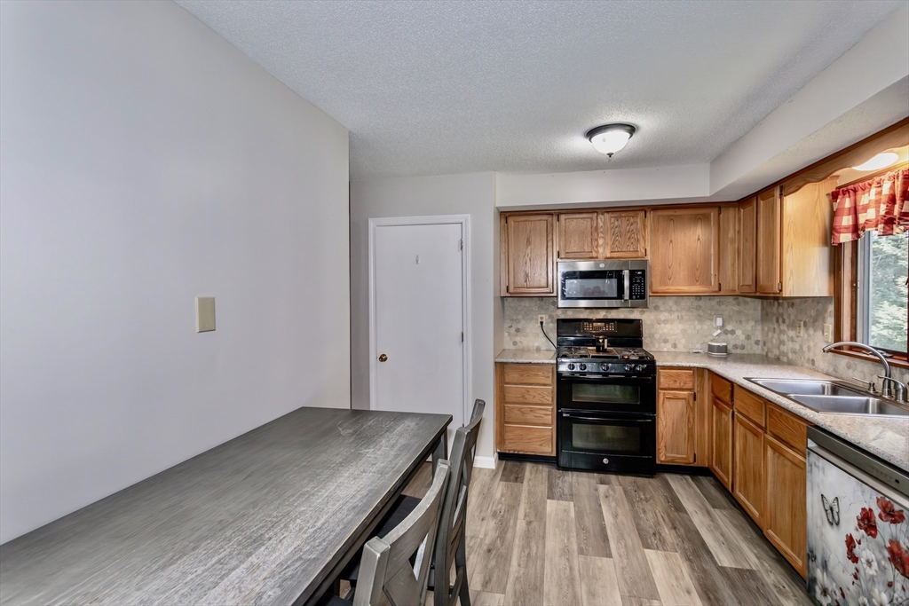 419 Southwick Road, Unit Q70 Westfield, MA 01085 - Photo 12 of 31 Gallery Image 12