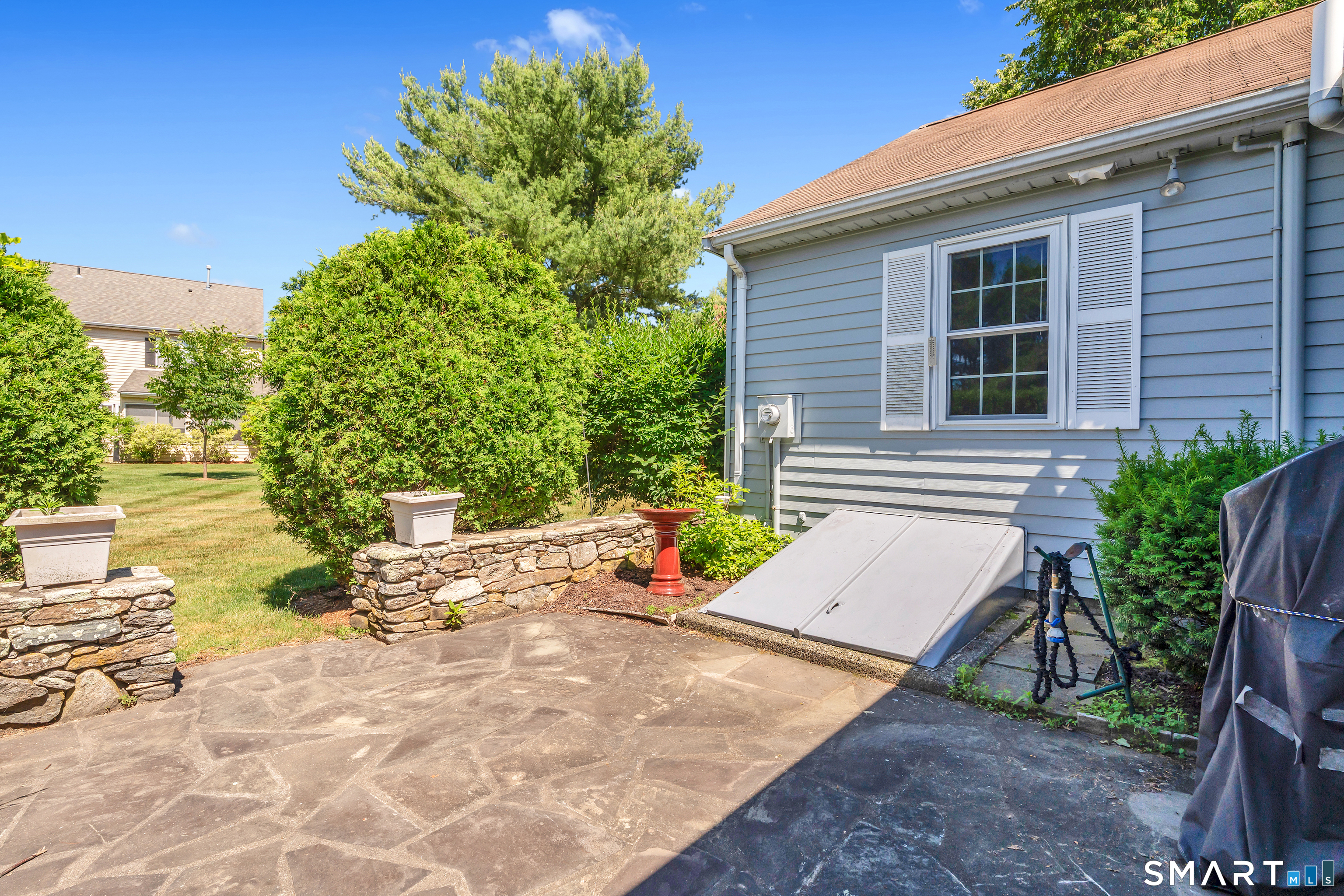 28 Downing Way, Unit 28 Madison, CT 06443 - Photo 21 of 30 Private patio
