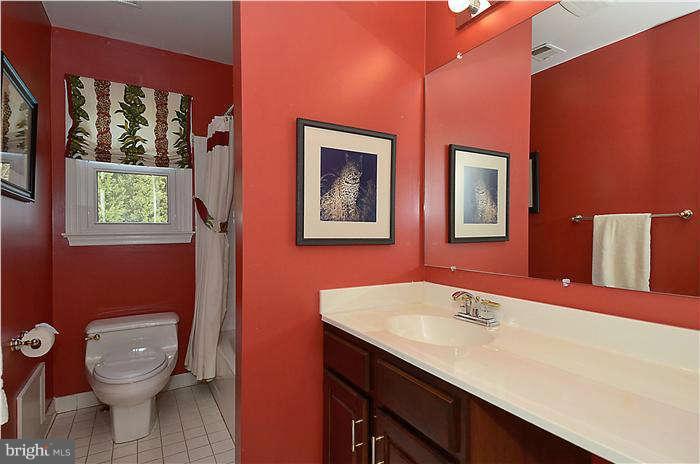 16801 Excaliber Way Sandy Spring, MD 20860 - Photo 22 of 27 Hall Bath