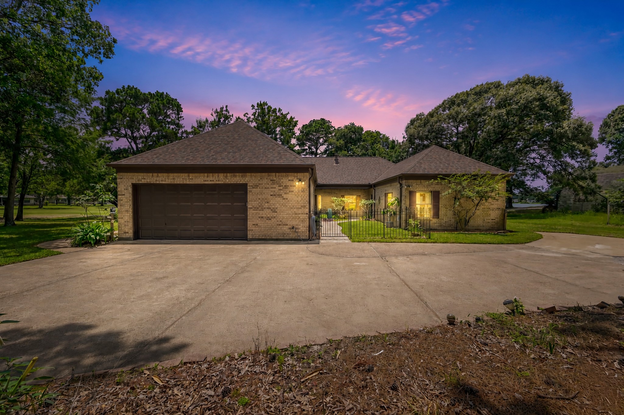 273 Augusta Drive Trinity, TX 75862 - Photo 2 of 21 Custom Built... brick all the way around.